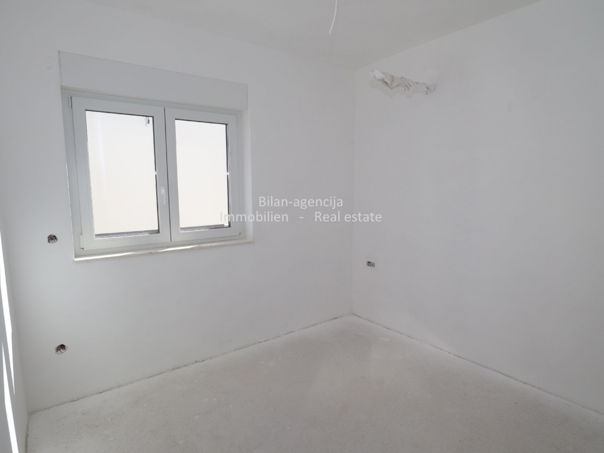 Novo stanovanje s pogledom na morje, strešna terasa