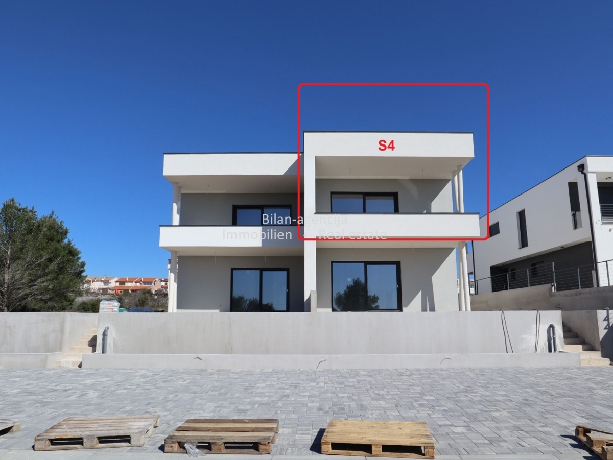 Novo stanovanje s pogledom na morje, strešna terasa