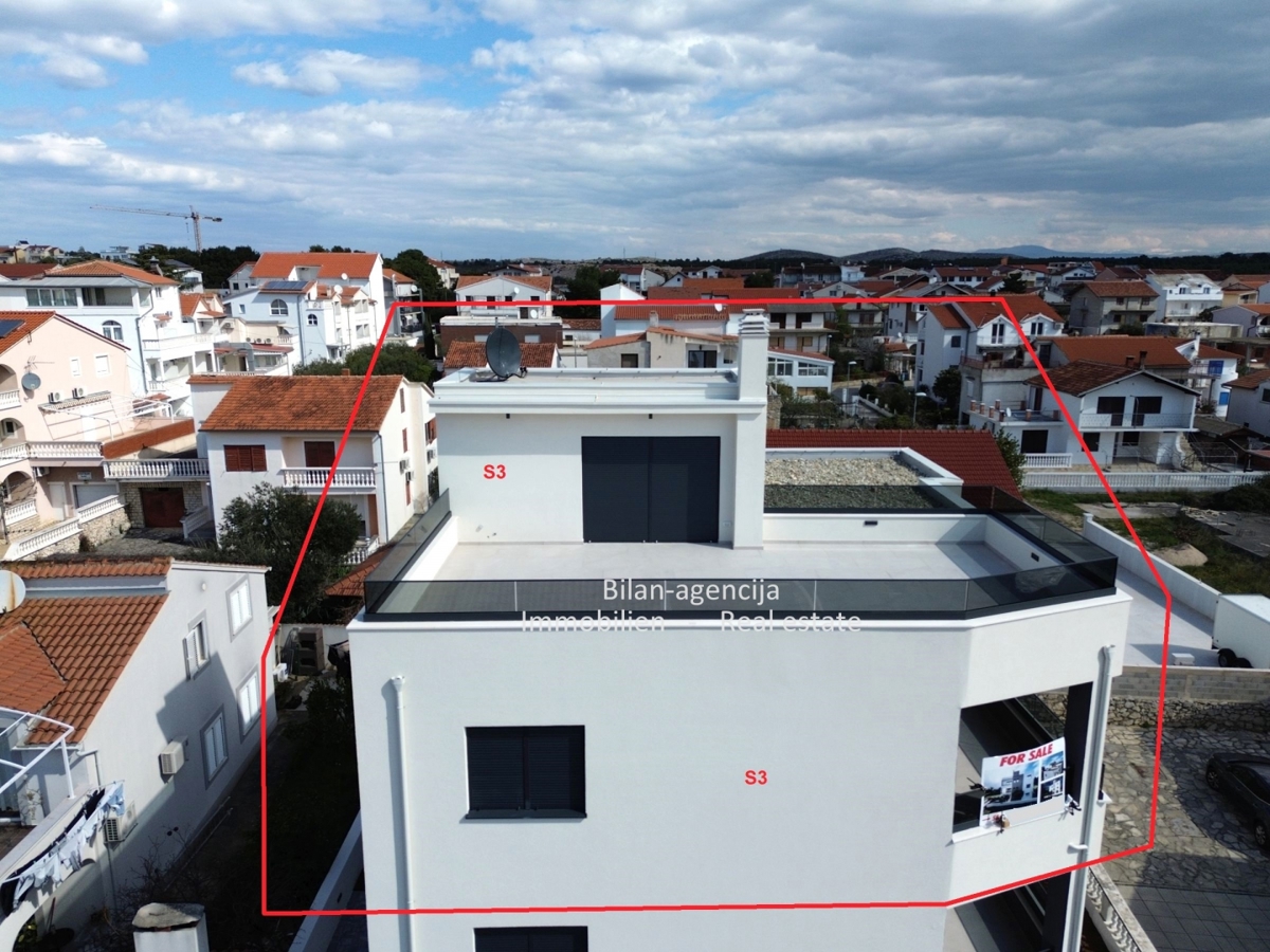 Vodice, 3-sobno stanovanje, strešna terasa