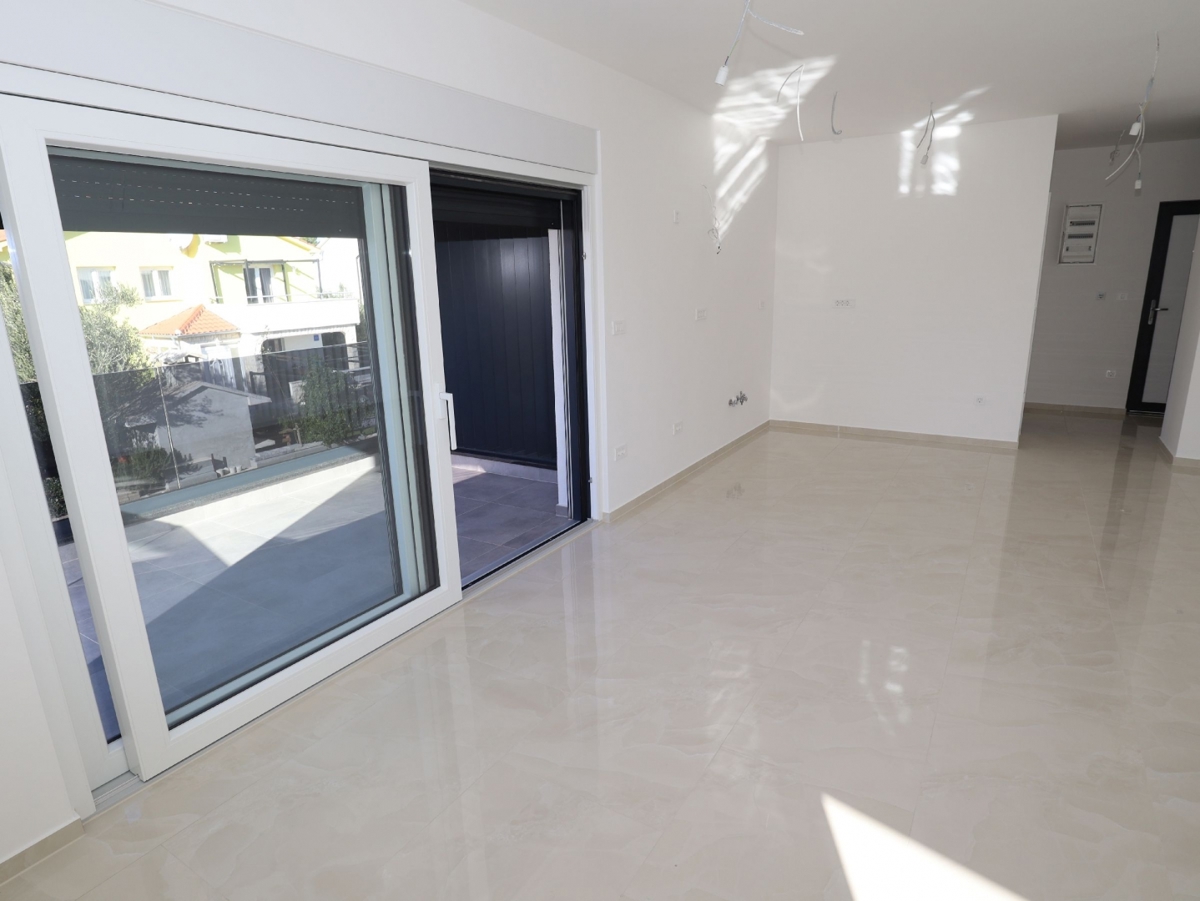 Apartma/Stanovanje Vodice, 92,15m2, 590m od morja