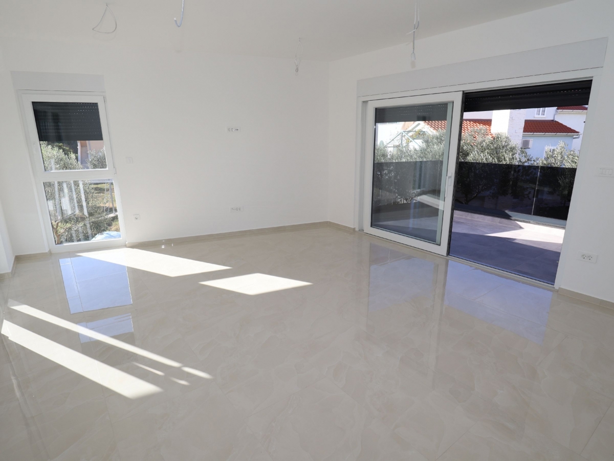 Apartma/Stanovanje Vodice, 92,15m2, 590m od morja