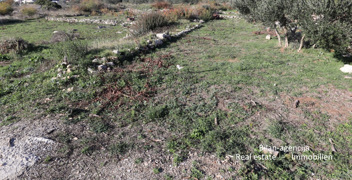 Zazidljivo zemljišče, Vodice, pogled na morje, 200 €/m2