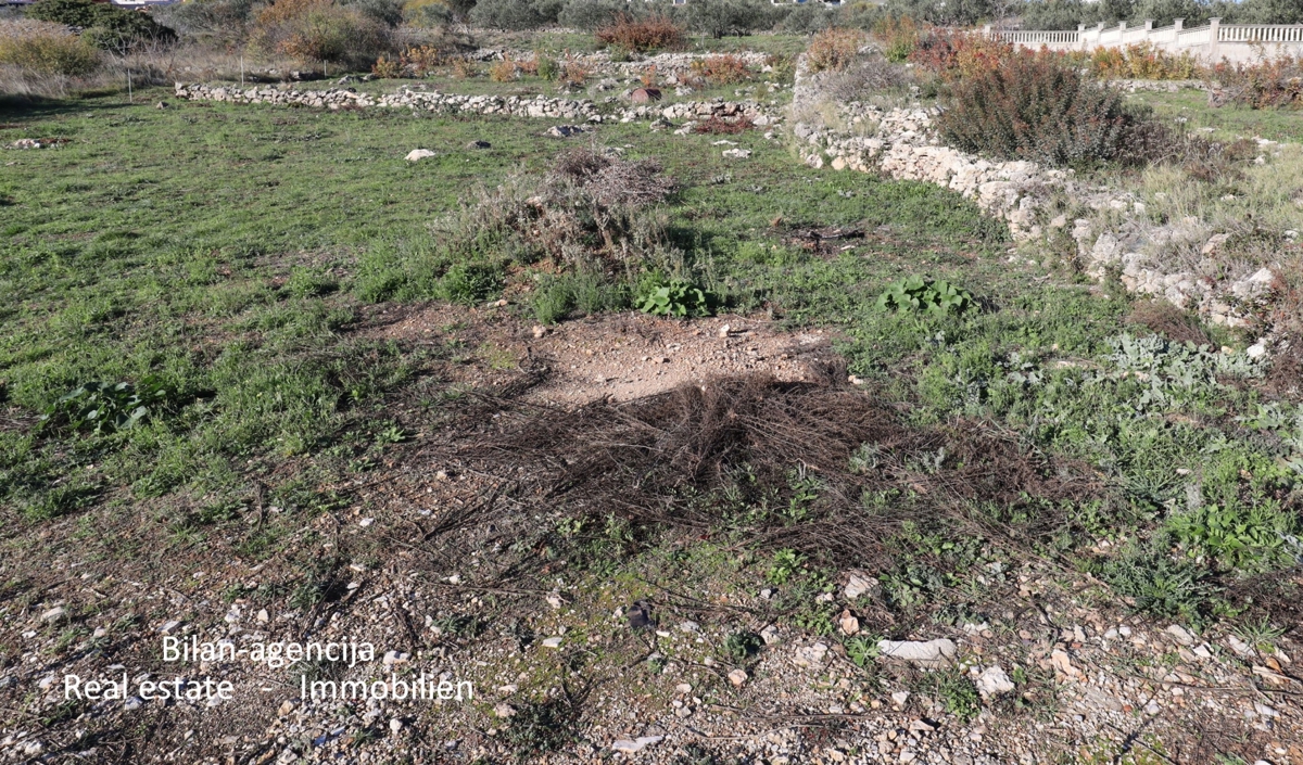 Zazidljivo zemljišče, Vodice, pogled na morje, 200 €/m2