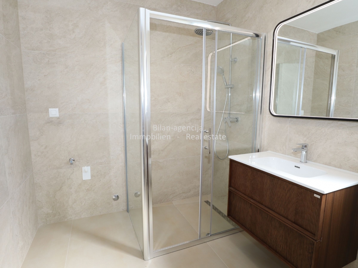 Apartma/Stanovanje Vodice, 109,21m2