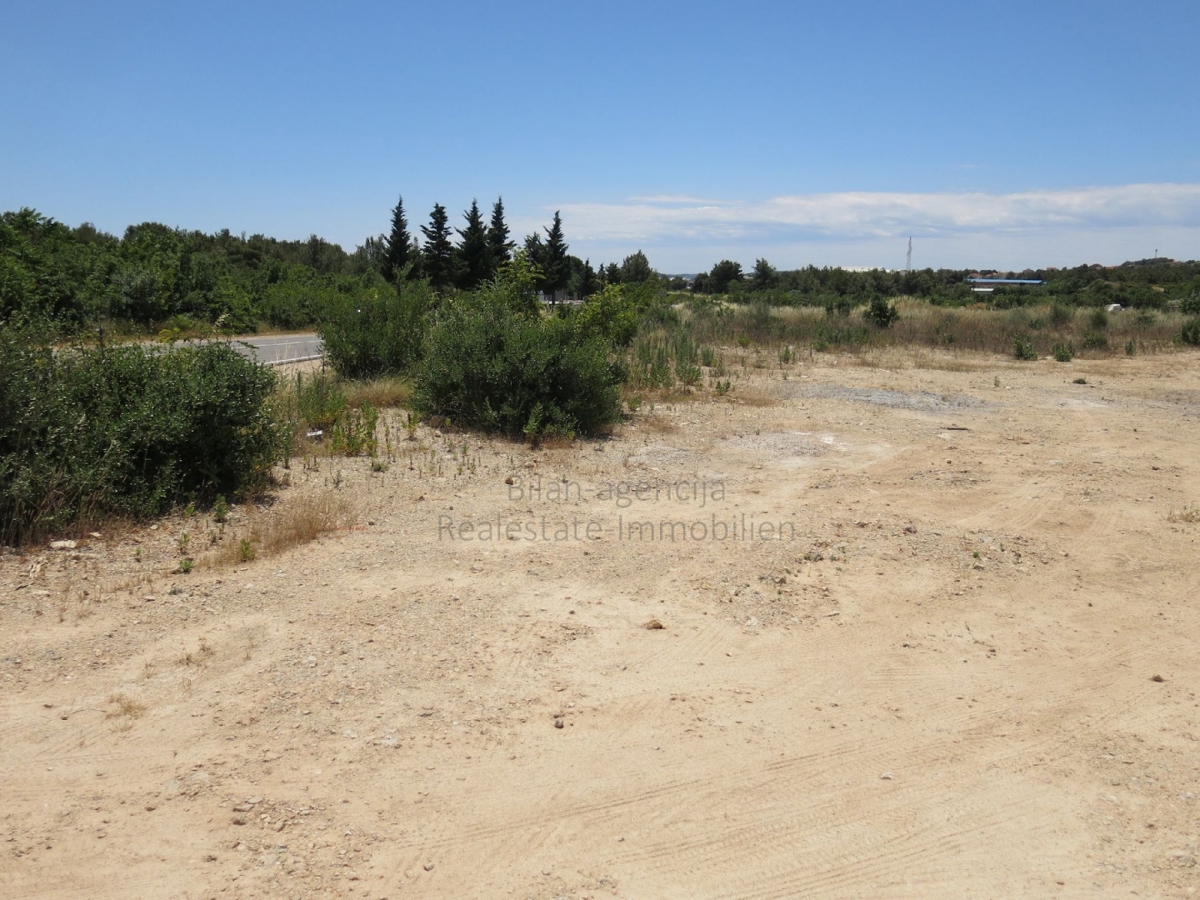 Zemljišče Vodice, 10.000m2
