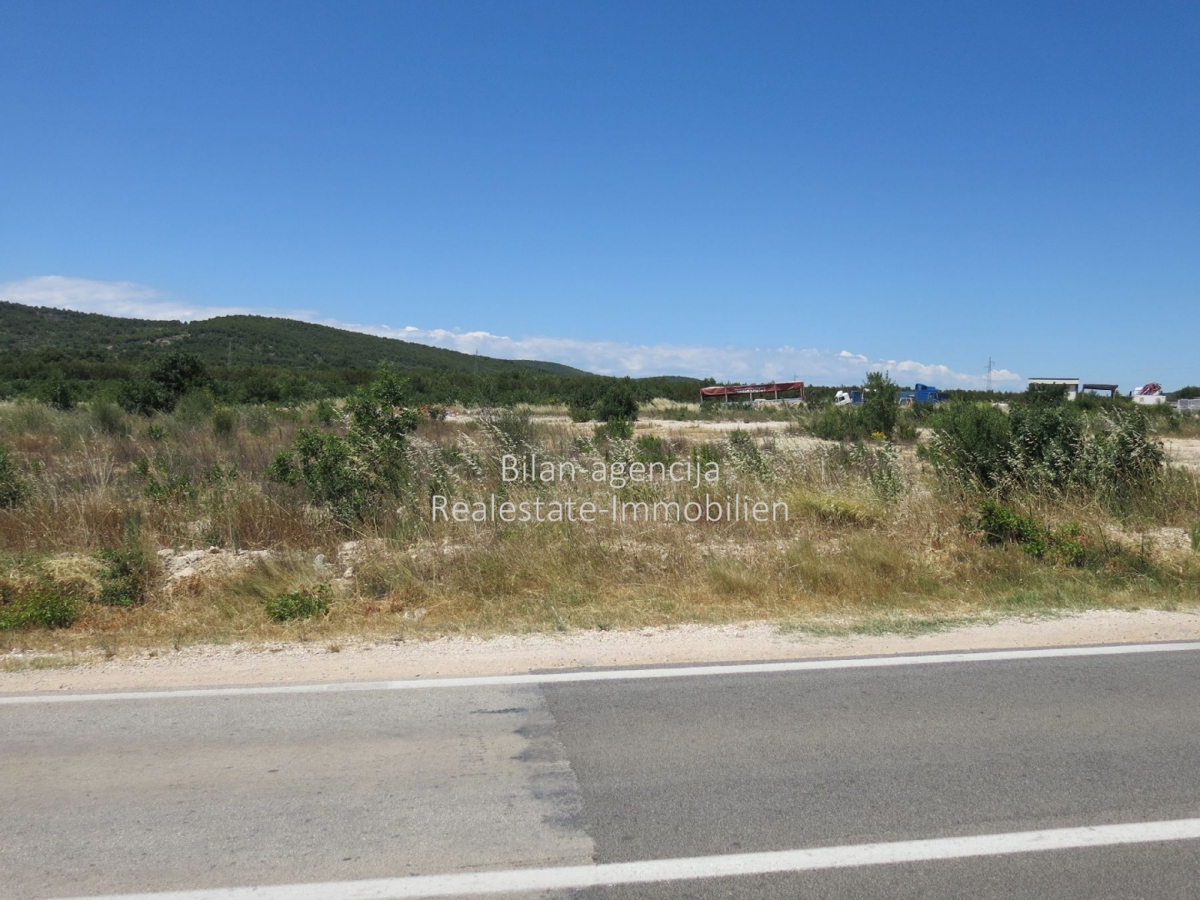 Zemljišče Vodice, 10.000m2