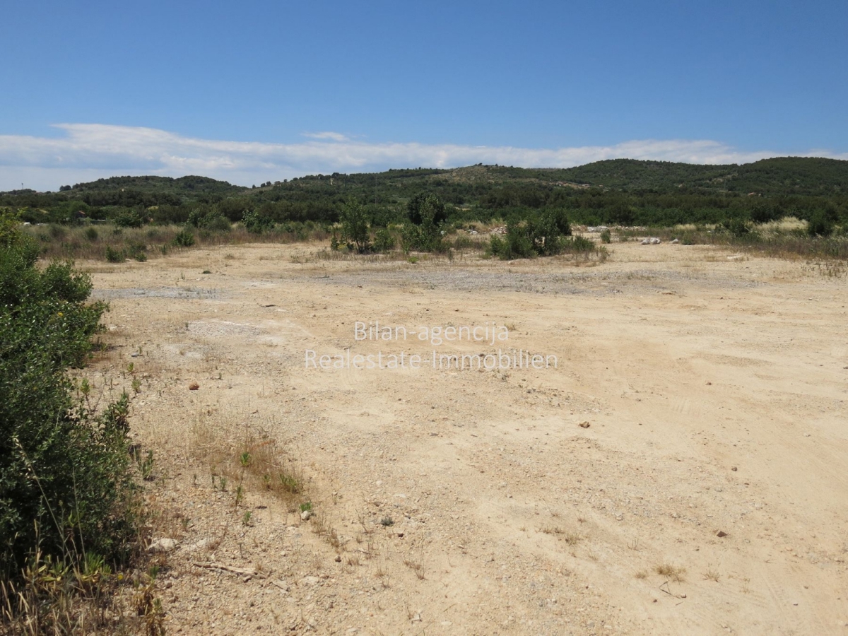 Zemljišče Vodice, 10.000m2