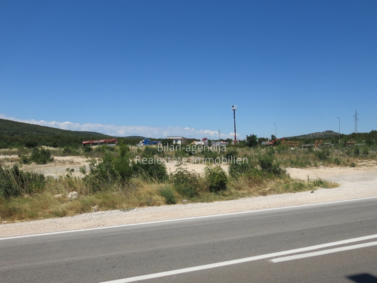 Zemljišče Vodice, 10.000m2