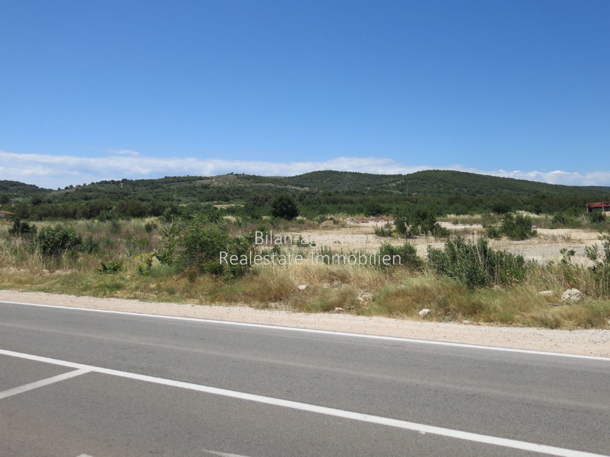Zemljišče Vodice, 10.000m2