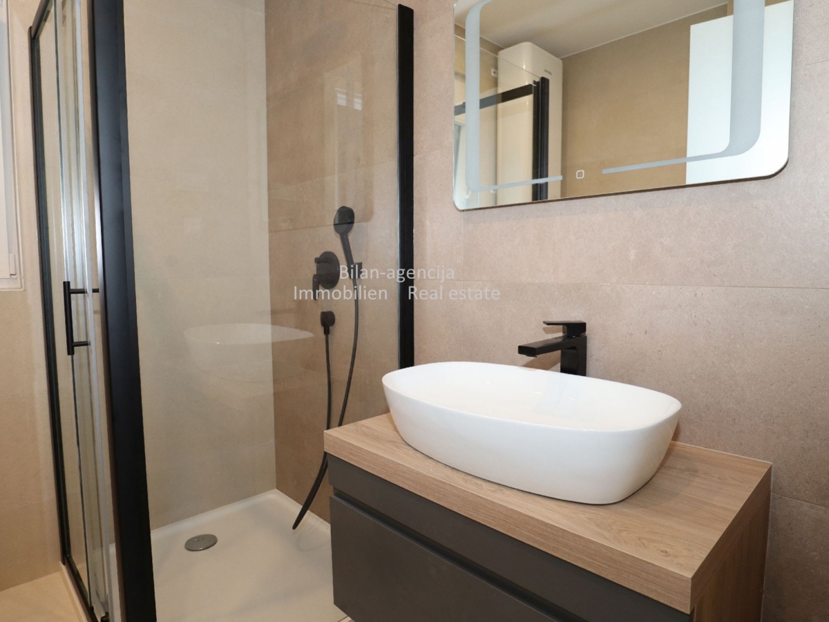 Apartma/Stanovanje Vodice, 85,42m2