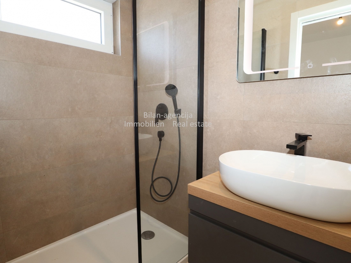 Apartma/Stanovanje Vodice, 85,42m2