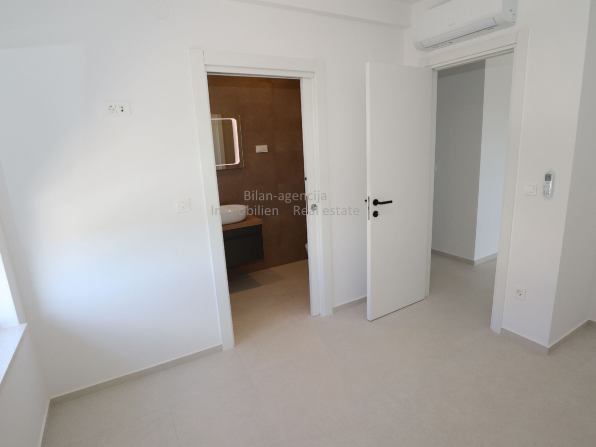 Apartma/Stanovanje Vodice, 85,42m2