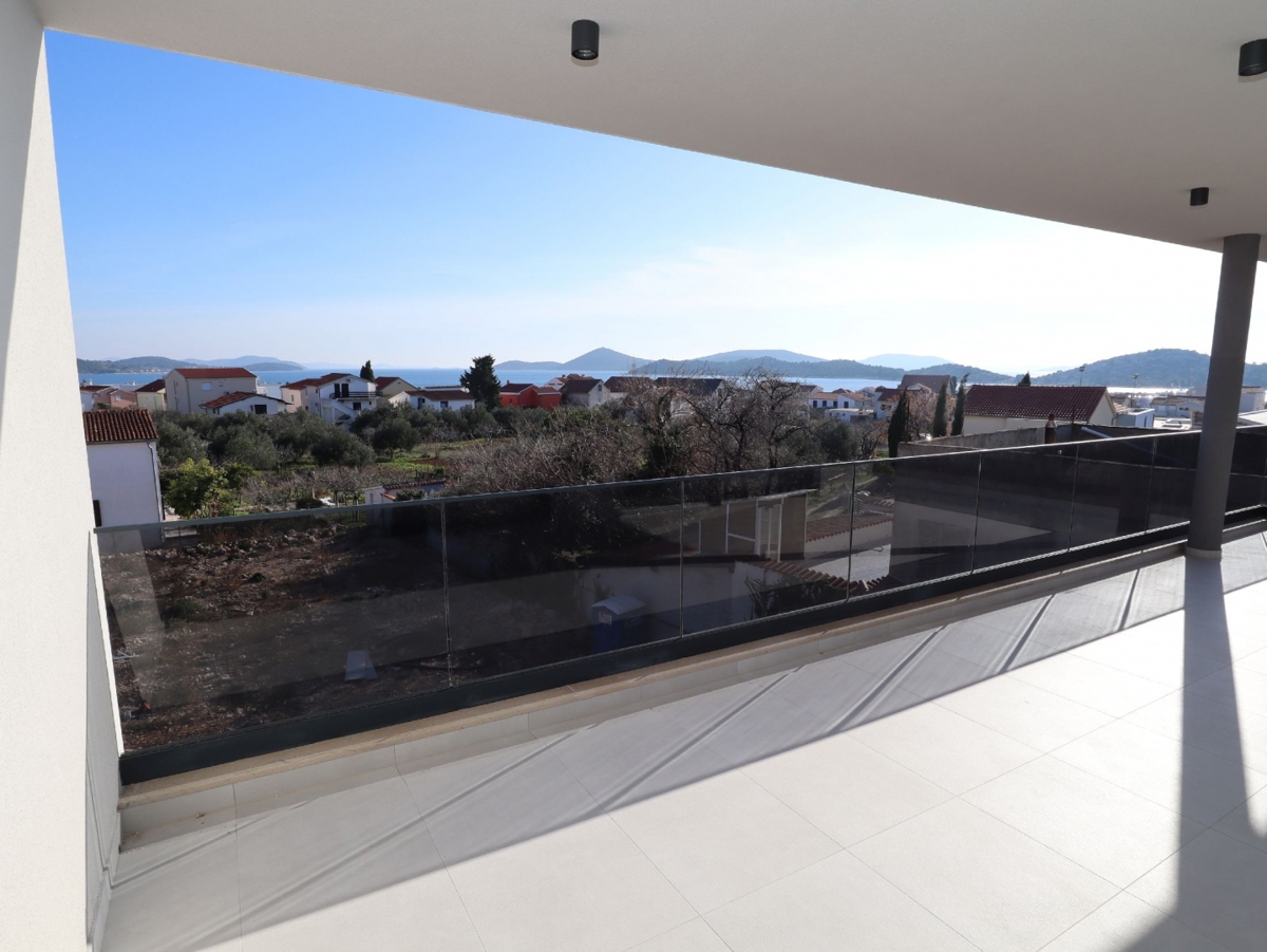 Apartma/Stanovanje Tribunj, 133m2