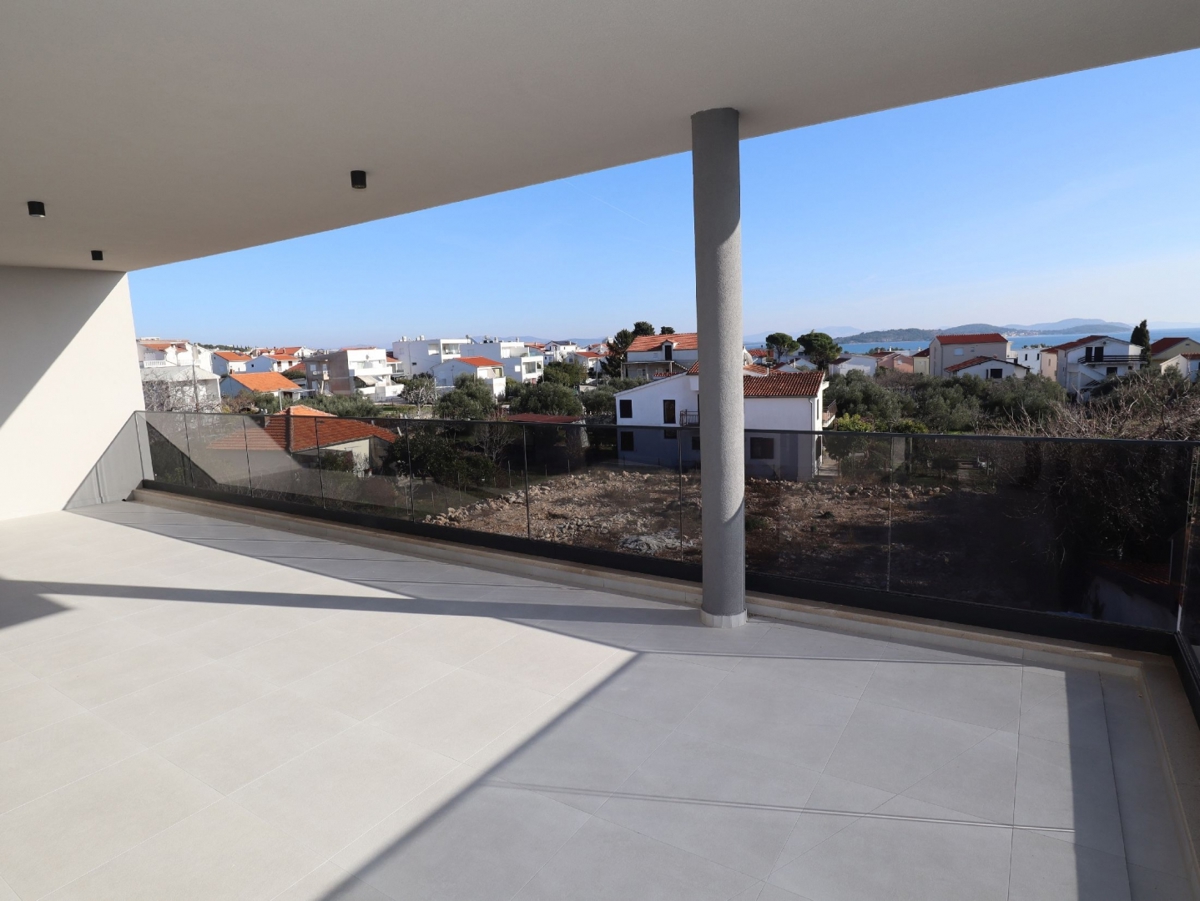 Apartma/Stanovanje Tribunj, 133m2