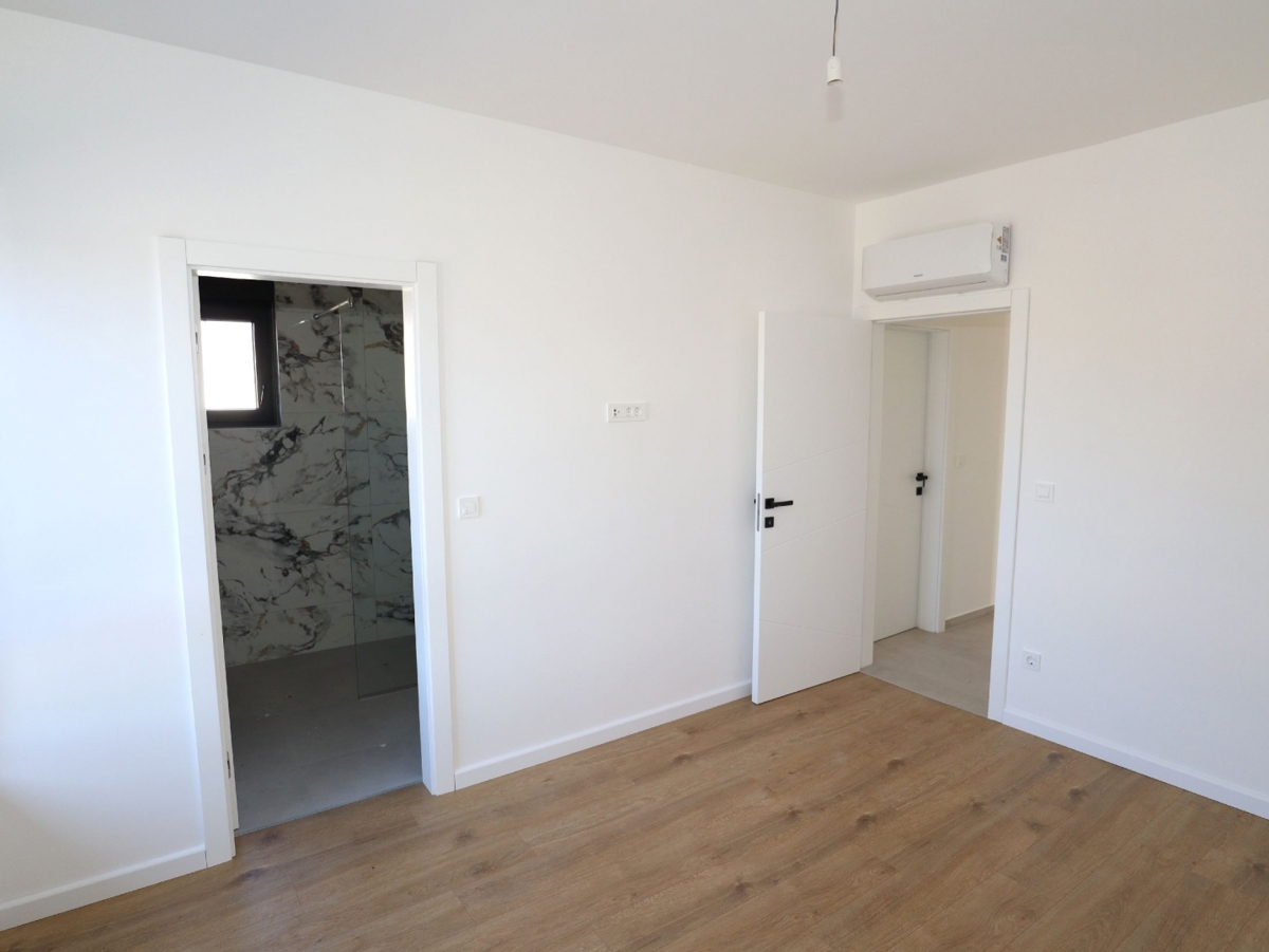 Apartma/Stanovanje Tribunj, 133m2