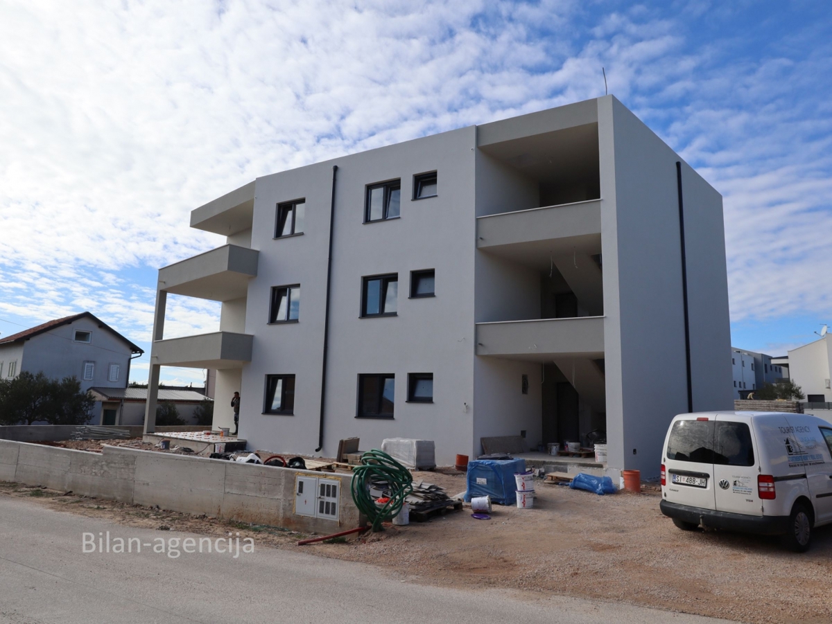 Apartma/Stanovanje, Vodice, 2 spalnice, 2 parkinga