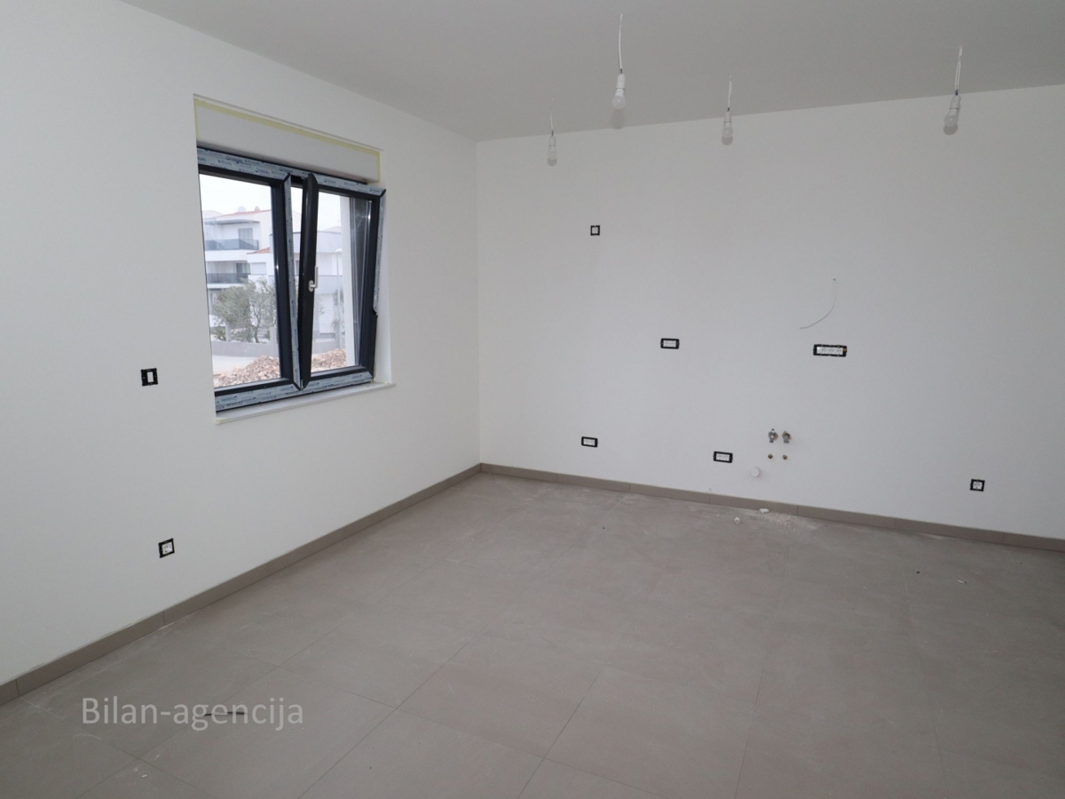 Apartma/Stanovanje, Vodice, 2 spalnice, 2 parkinga