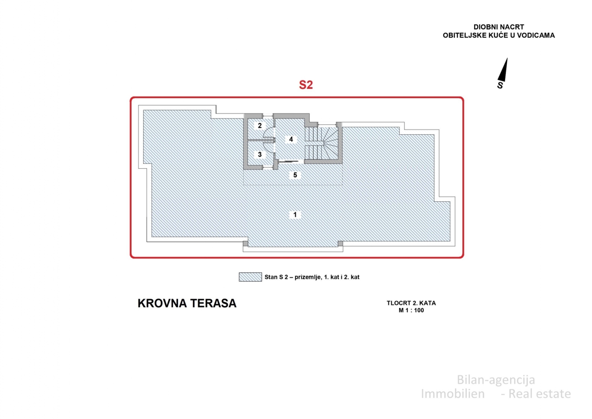 Stanovanje s strešno teraso, le 220 m od plaže, Vodice