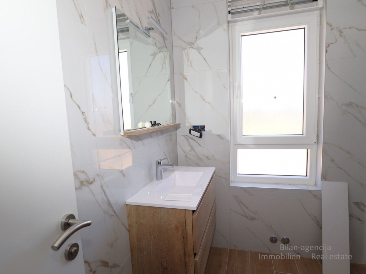 Apartma/Stanovanje Tribunj, 113m2, 3 spavalnice