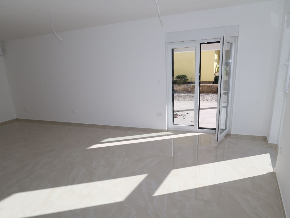 Vodice, novogradnja, trisobno stanovanje vrt, 309.000 €