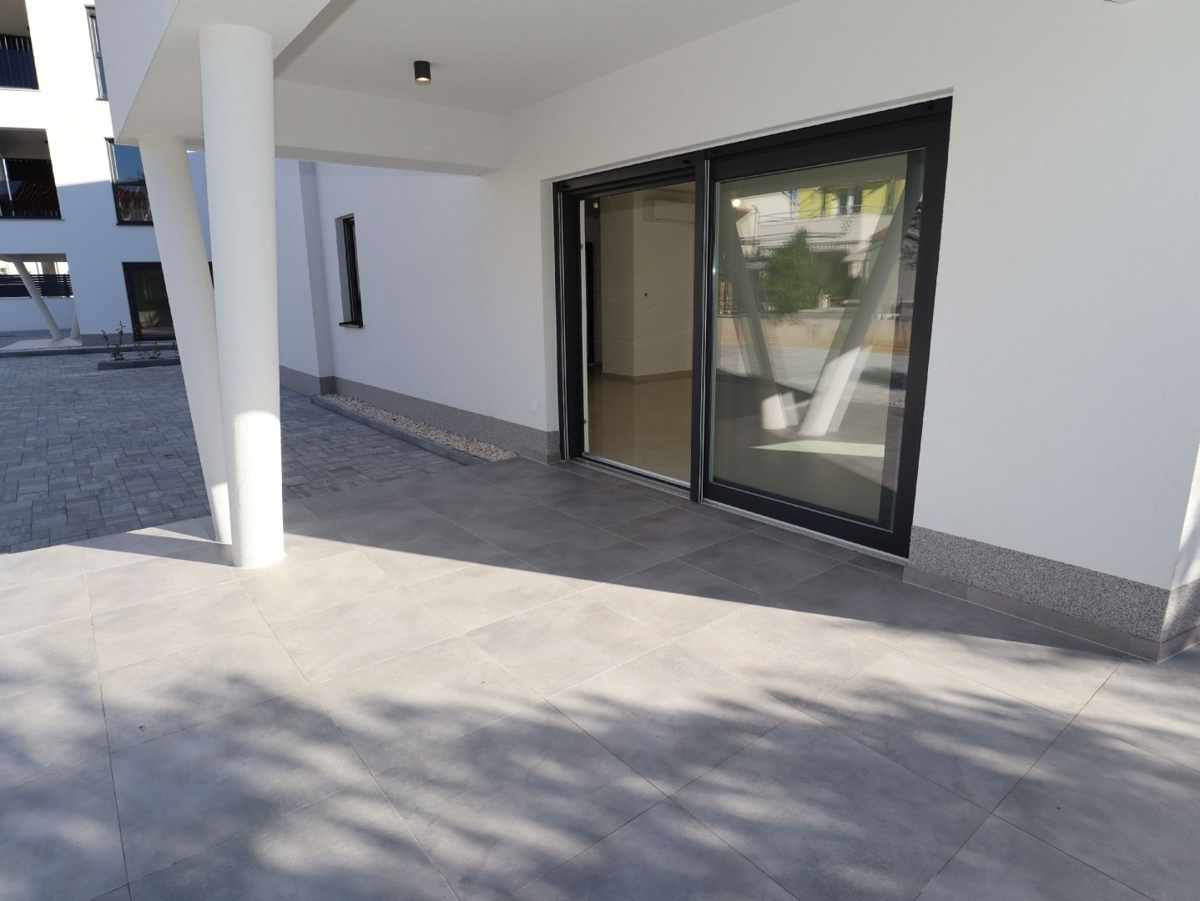 Vodice, novogradnja, trisobno stanovanje vrt, 309.000 €