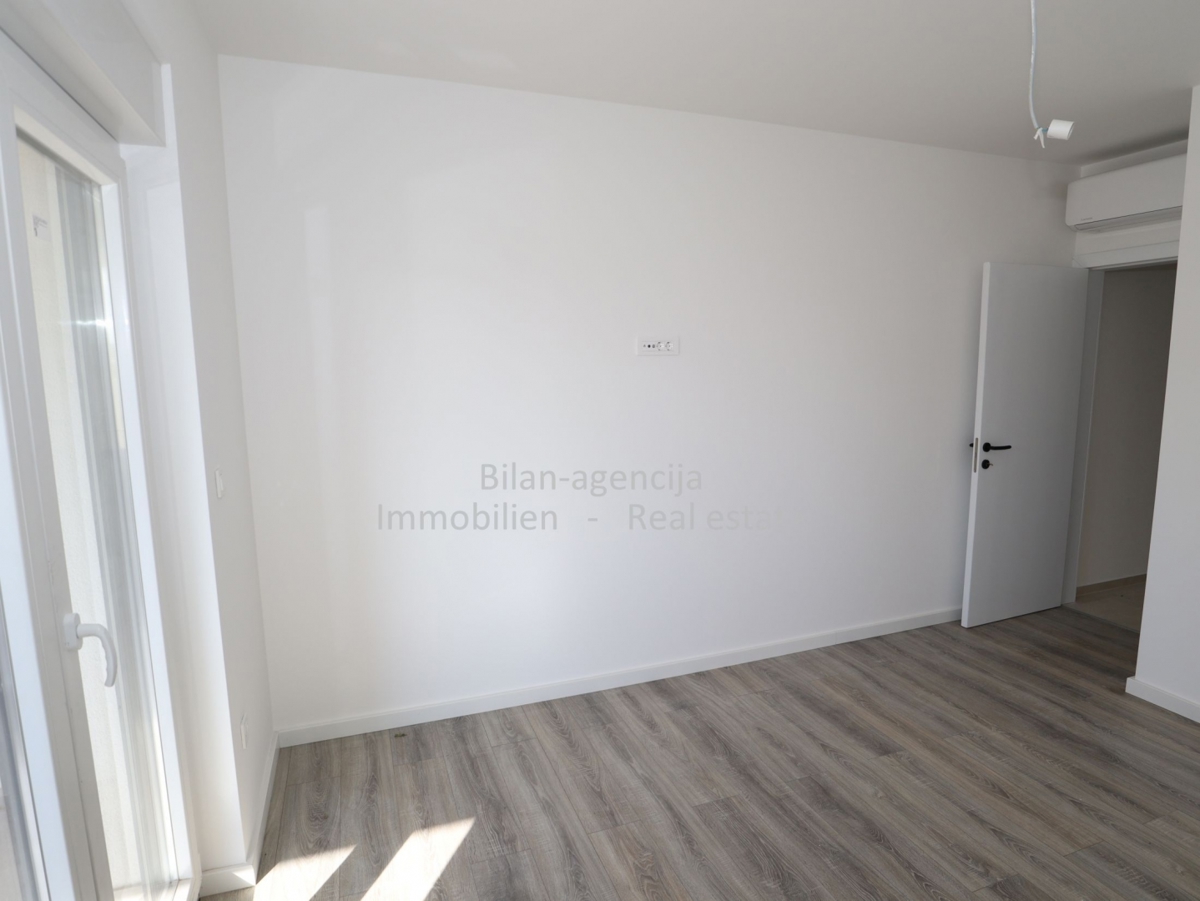 Vodice, novogradnja, trisobno stanovanje vrt, 309.000 €