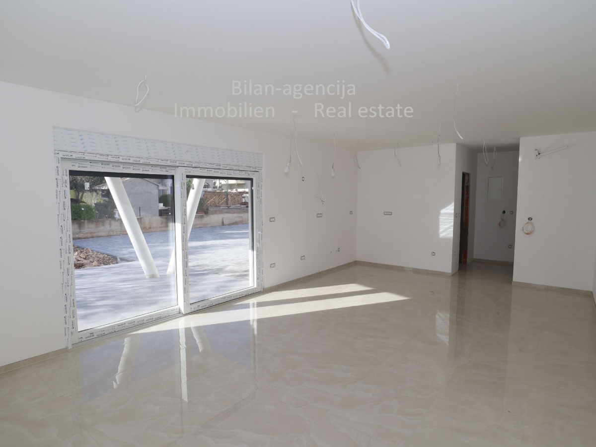 Znižano! Vodice, apartma/Stanovanje Vodice, 112,58m2