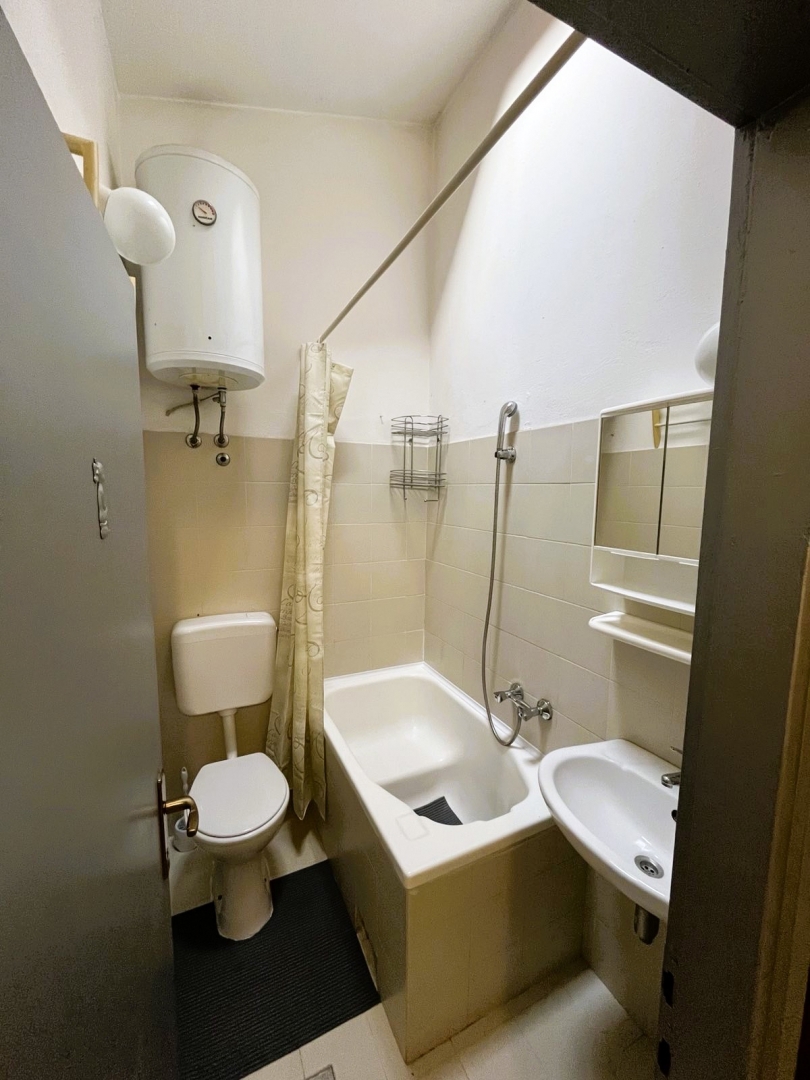 Dve hiši, Vodice, širši center, 550 m do plaže