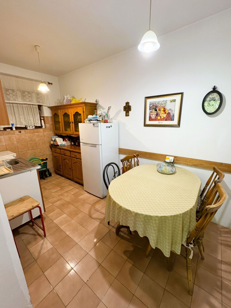 Dve hiši, Vodice, širši center, 550 m do plaže