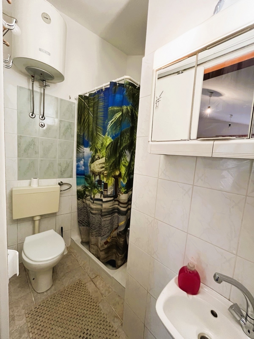 Dve hiši, Vodice, širši center, 550 m do plaže