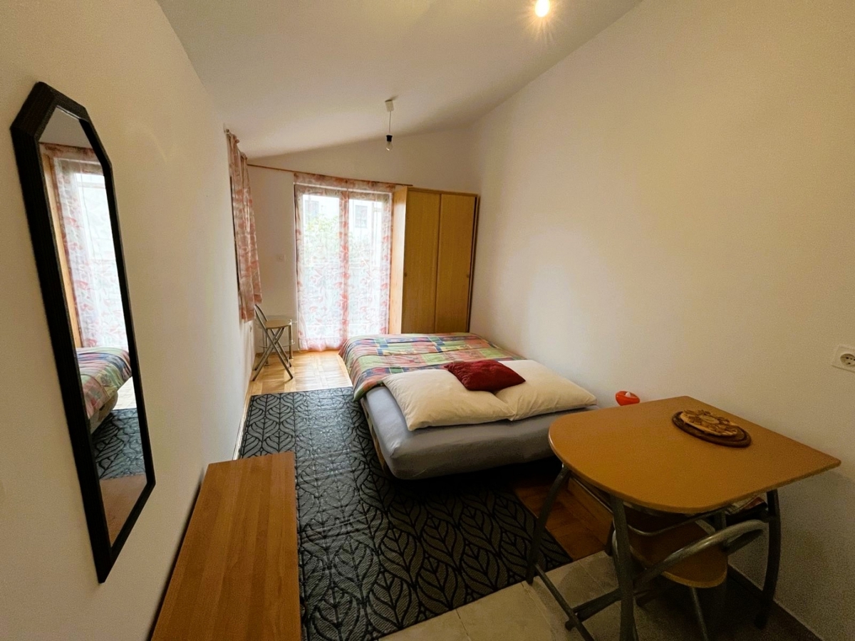 Dve hiši, Vodice, širši center, 550 m do plaže