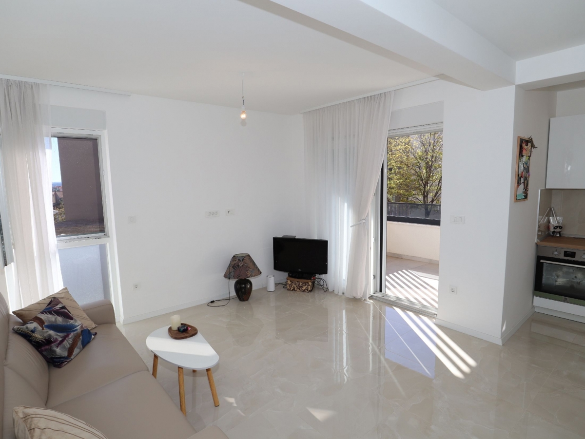 Vodice, novi stan, 1. kat, super lokacija, center, 249.000 €