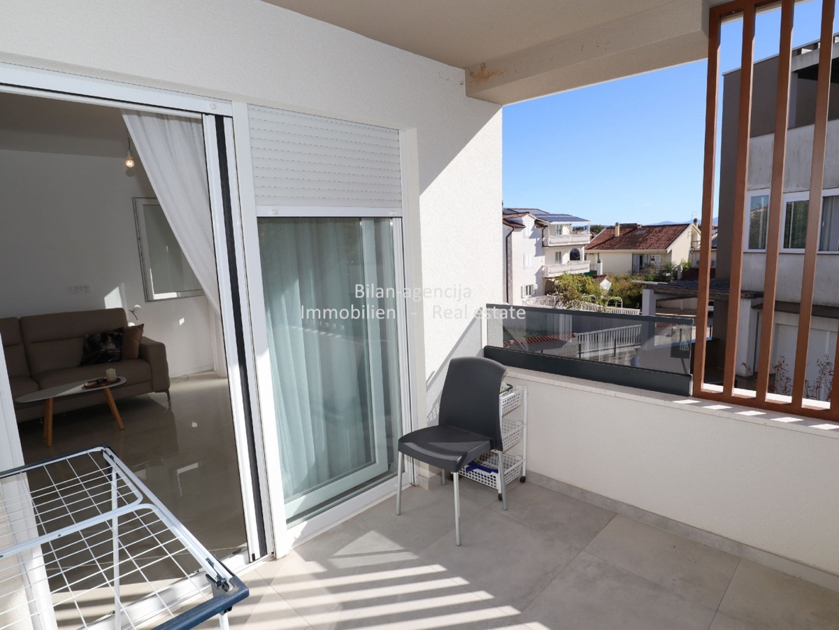 Vodice, novi stan, 1. kat, super lokacija, center, 249.000 €