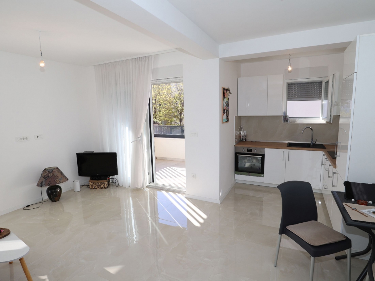 Vodice, novi stan, 1. kat, super lokacija, center, 249.000 €