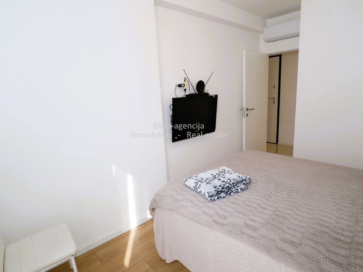 Vodice, novi stan, 1. kat, super lokacija, center, 249.000 €