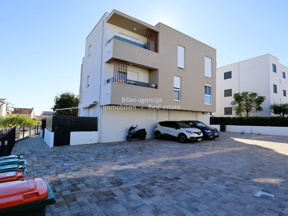 Vodice, novi stan, 1. kat, super lokacija, center, 249.000 €