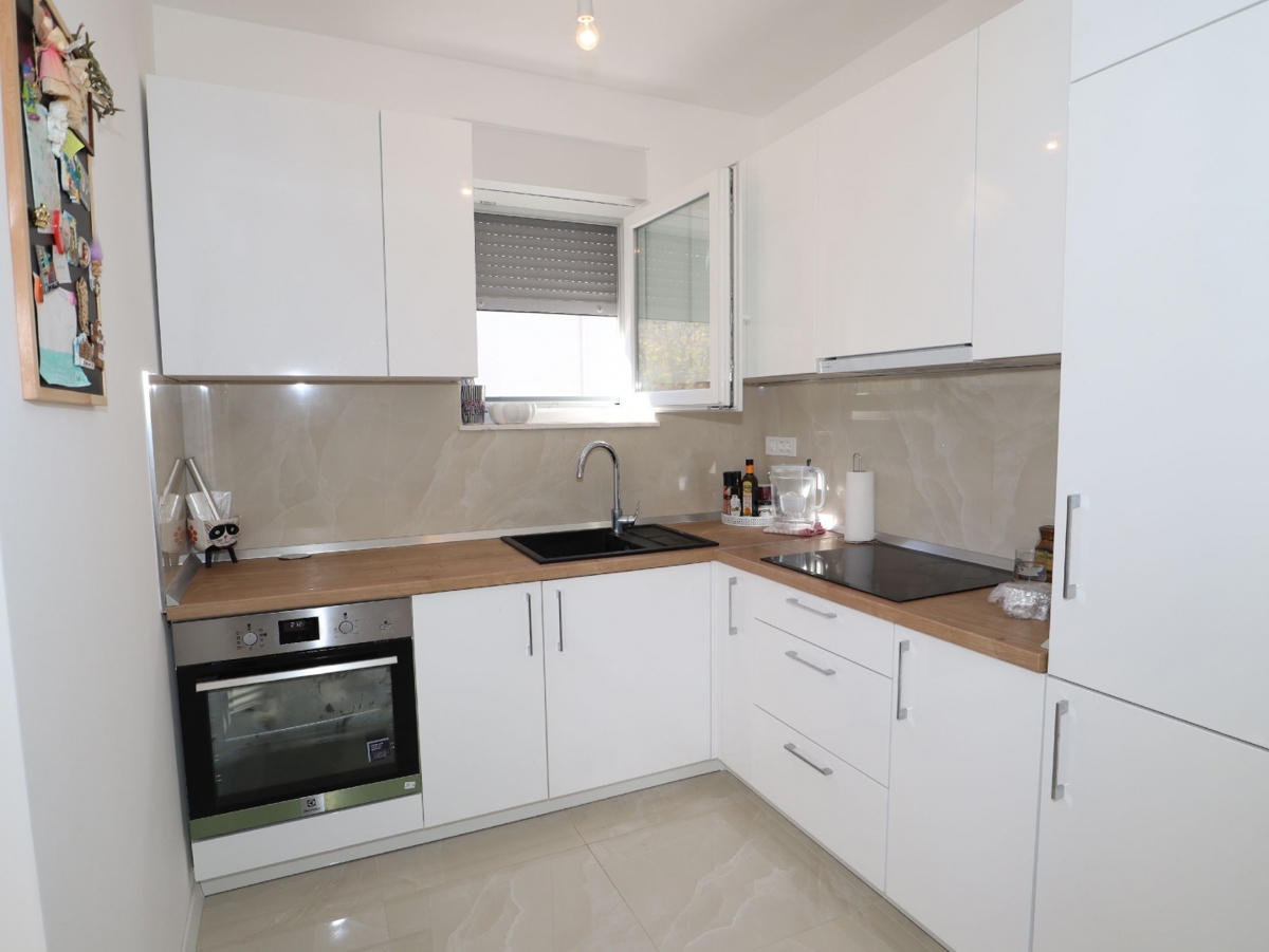 Vodice, novi stan, 1. kat, super lokacija, center, 249.000 €