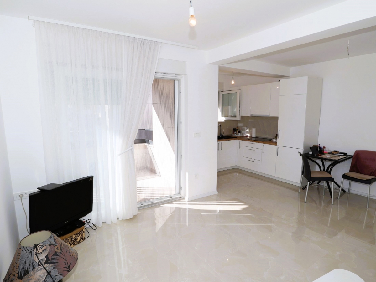 Vodice, novi stan, 1. kat, super lokacija, center, 249.000 €