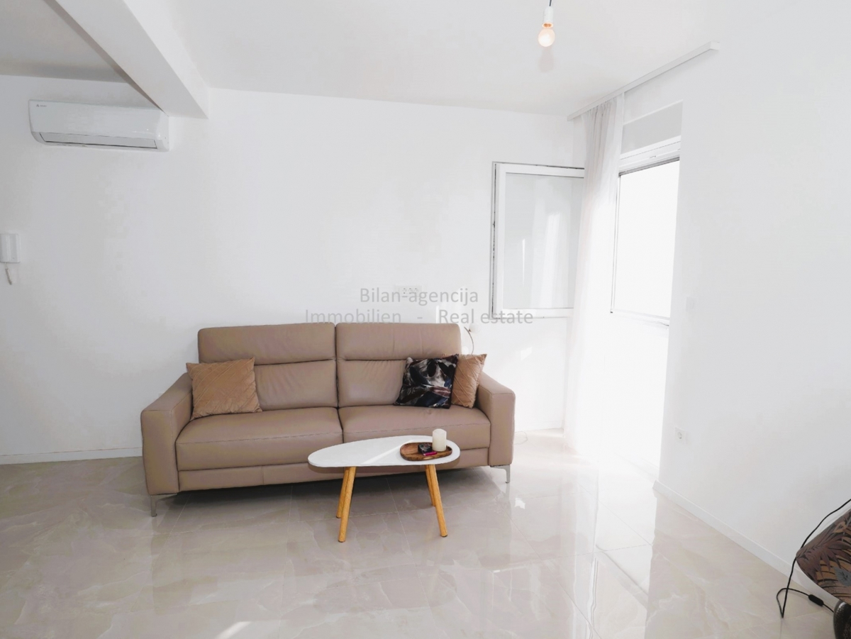 Vodice, novi stan, 1. kat, super lokacija, center, 249.000 €