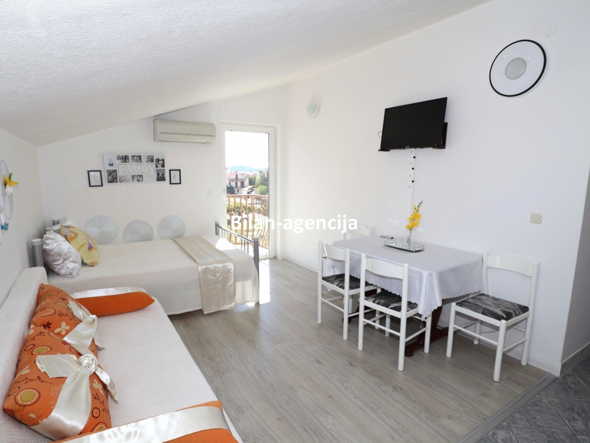 Apartma/Stanovanje Vodice, 25m2
