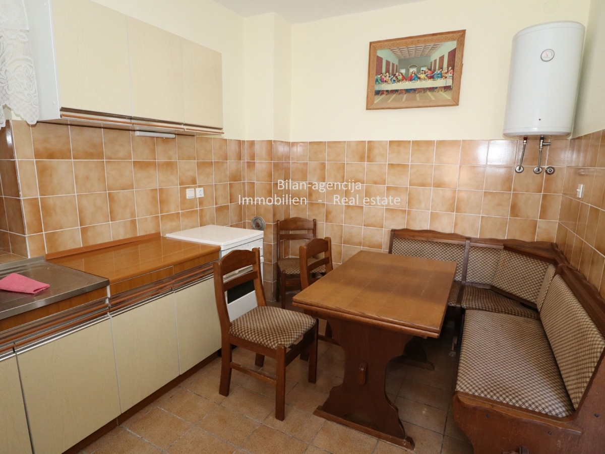 Kamnita hiša, otok Prvić, Vodice