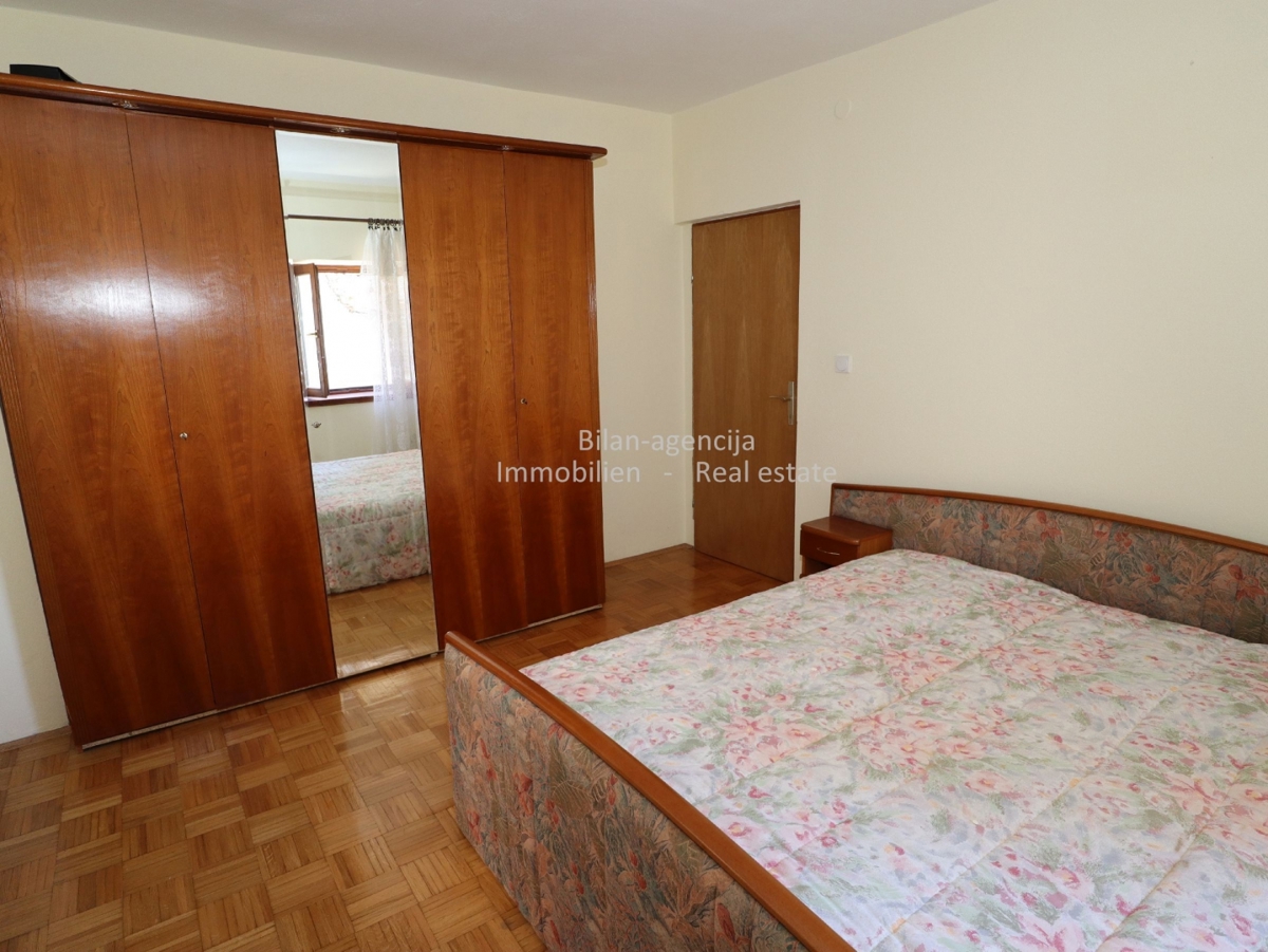 Kamnita hiša, otok Prvić, Vodice