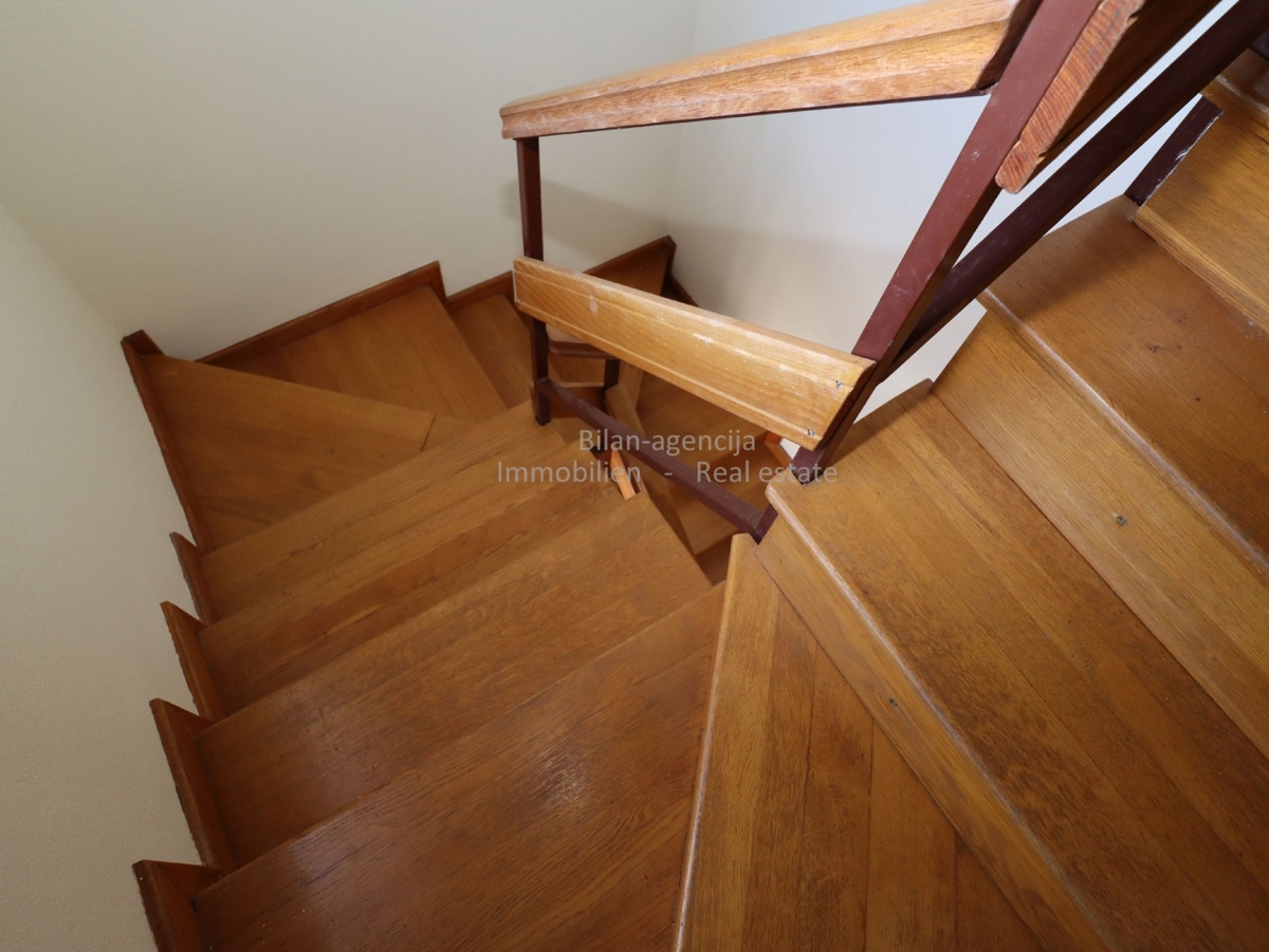 Kamnita hiša, otok Prvić, Vodice