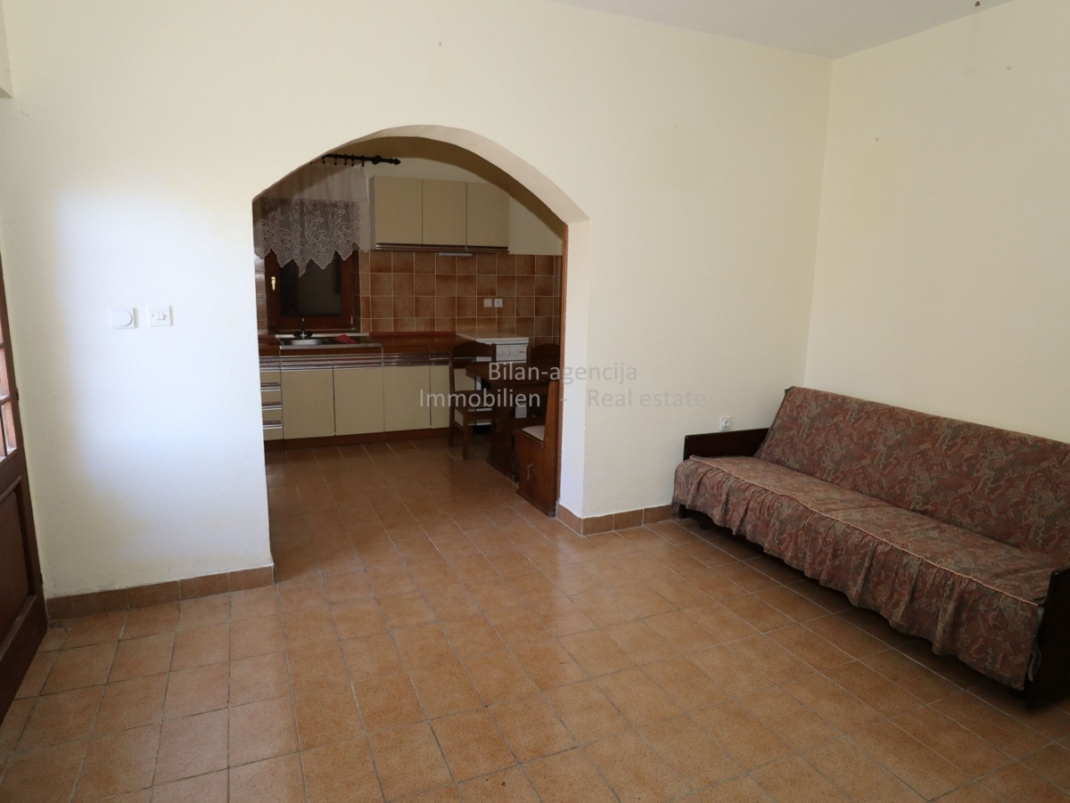 Kamnita hiša, otok Prvić, Vodice