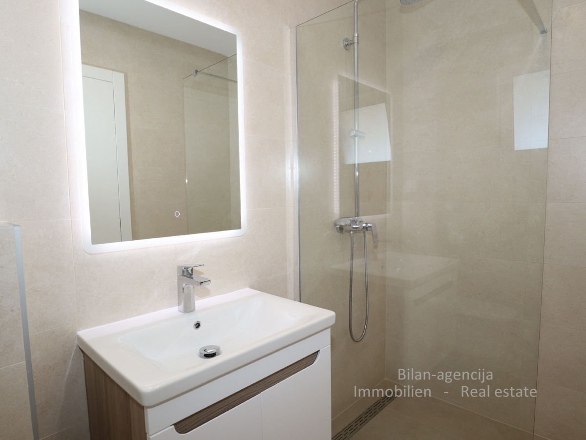 Vodice, Dalmacija, apartma s čudovitim razgledom