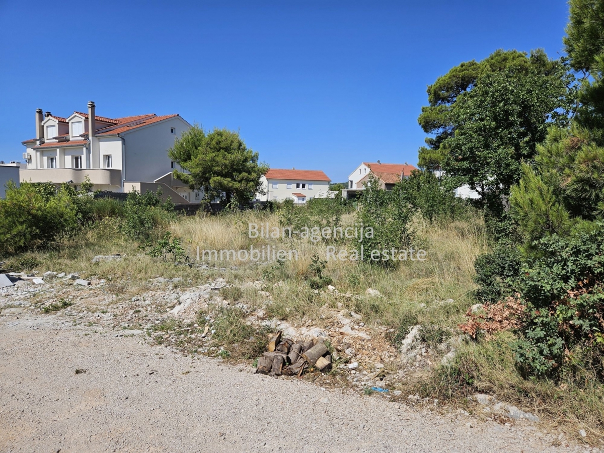 Zemljišče Vodice, 438m2