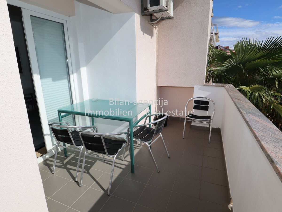 Apartma/Stanovanje Vodice, 170m2