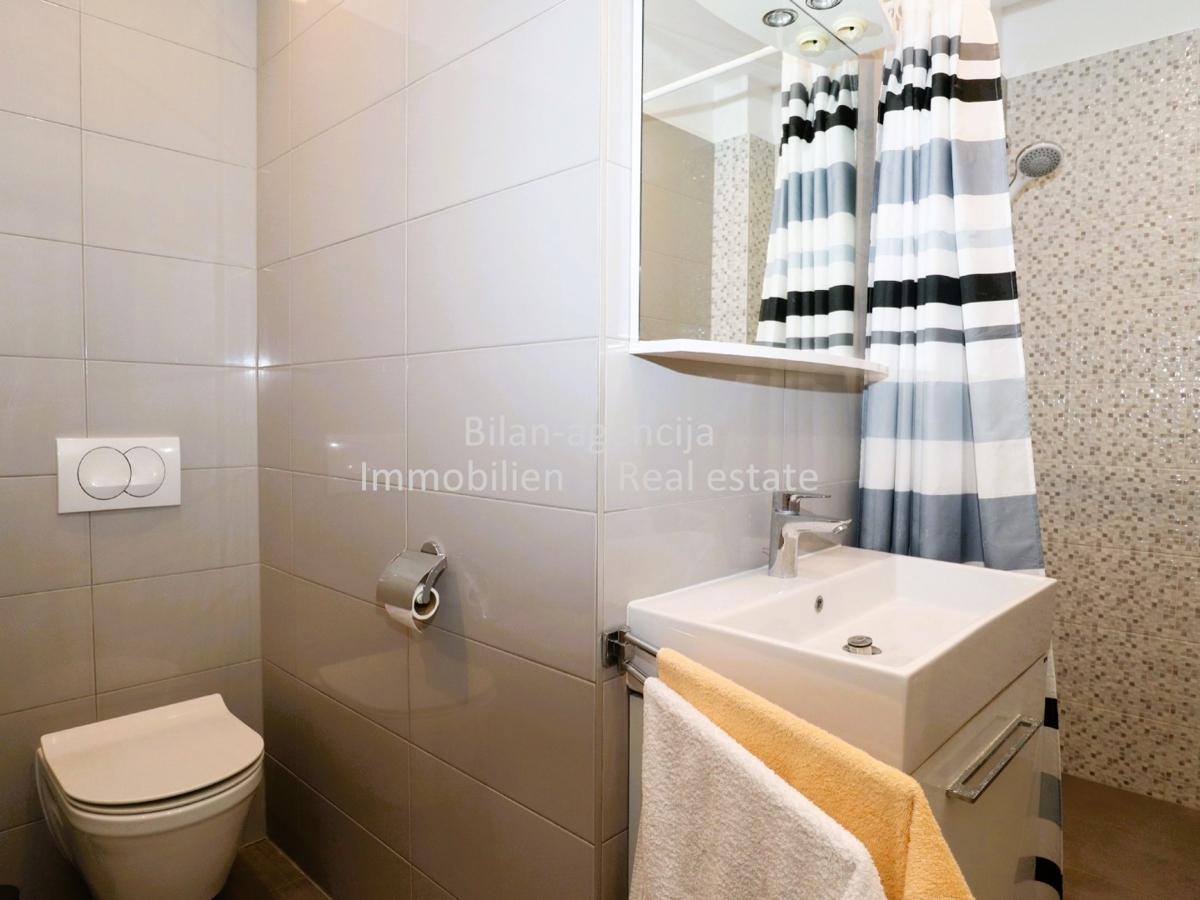 Apartma/Stanovanje Vodice, 170m2