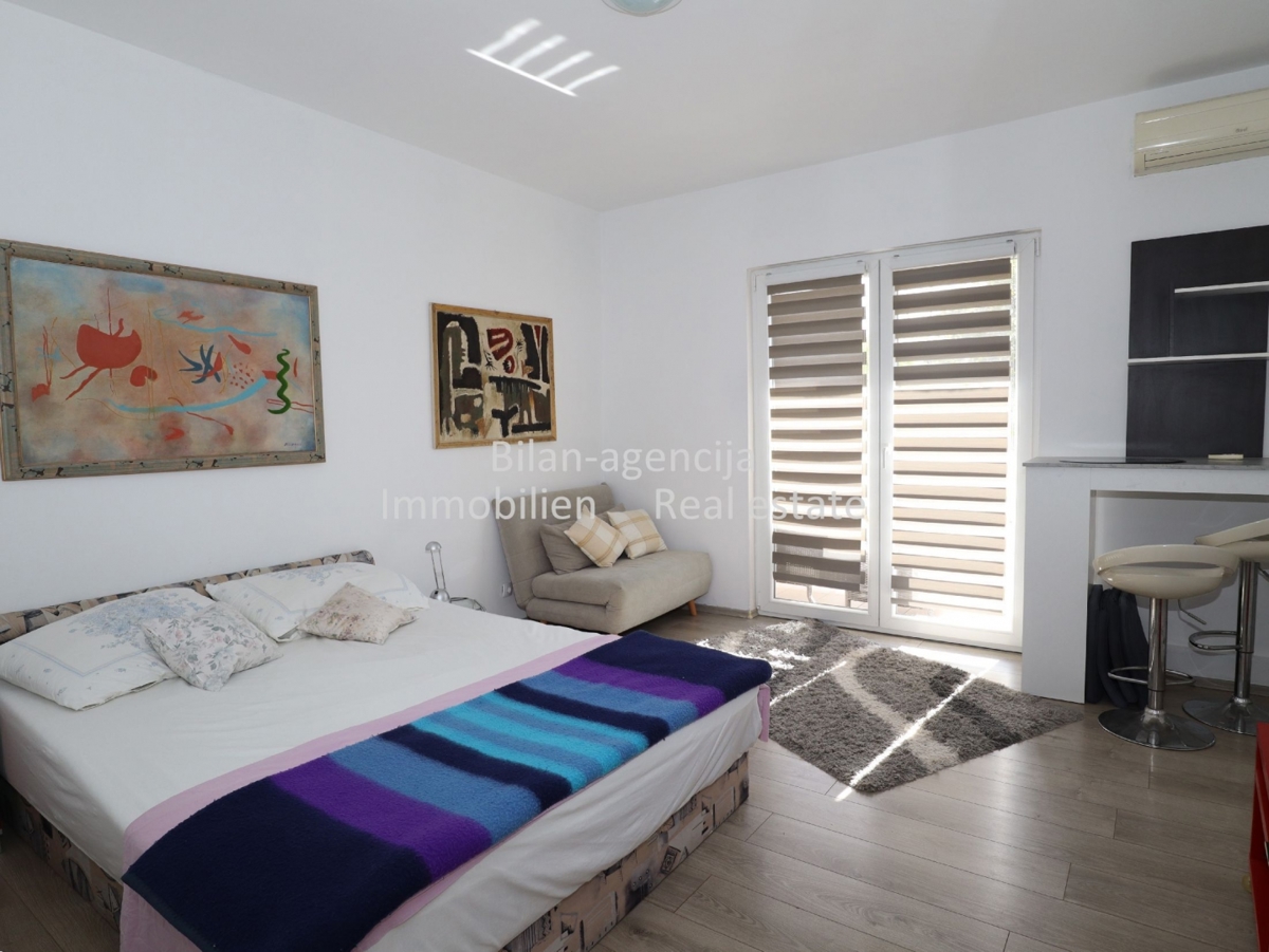 Apartma/Stanovanje Vodice, 170m2