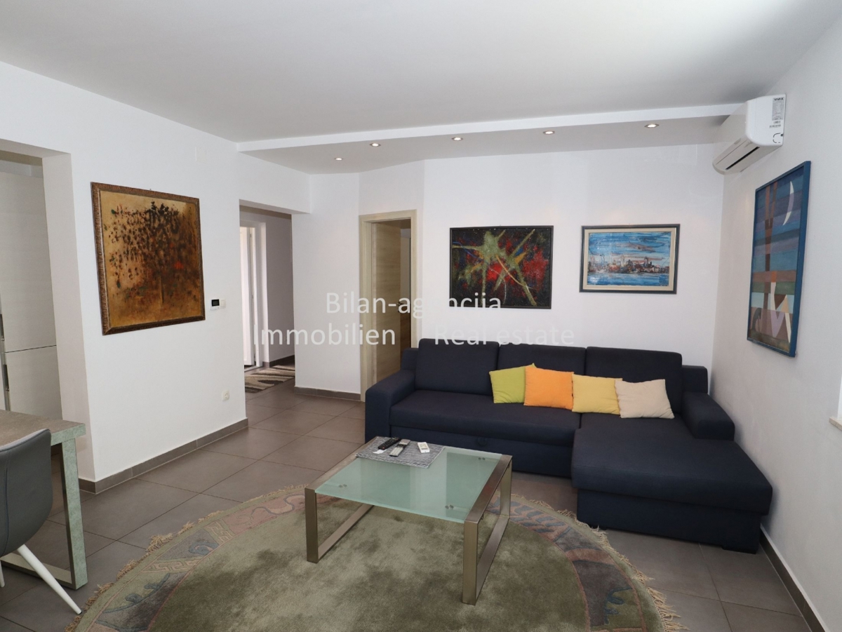 Apartma/Stanovanje Vodice, 170m2